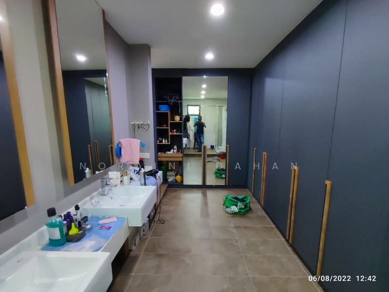Bungalow for Sale in Taman Sri Rawang (Rawang) - Noraini Dahan - Bathroom - PropertyGuru.com.my