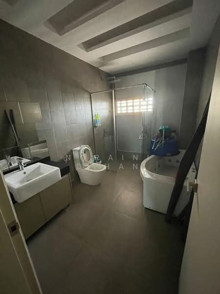 Bungalow for Sale in Taman Sri Rawang (Rawang) - Noraini Dahan - Bathroom - PropertyGuru.com.my