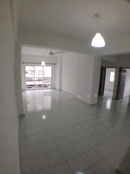 Kondominium untuk Dijual di Villaria - Ilman Nahri - Living Room - PropertyGuru.com.my