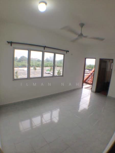 Kondominium untuk Dijual di Villaria - Ilman Nahri - Living Room - PropertyGuru.com.my