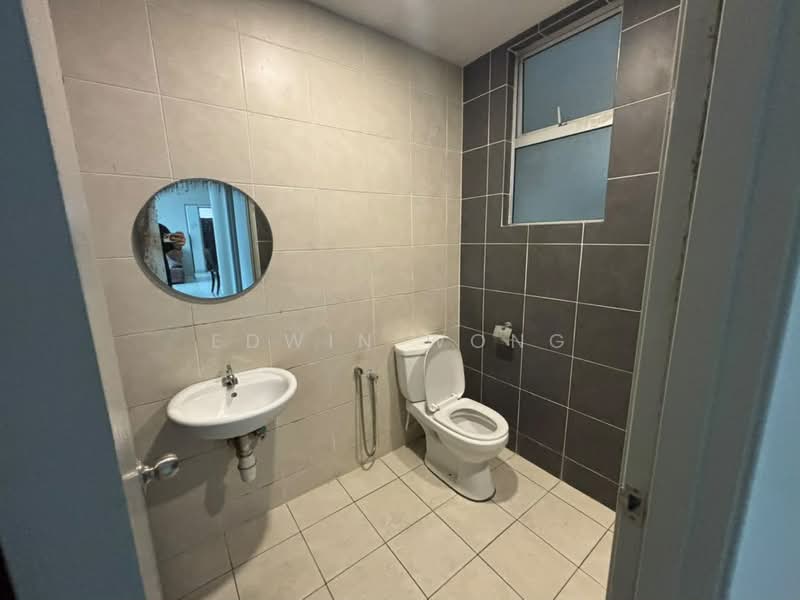 Servis Apartment untuk Disewa di The Zizz @ Damansara North - Edwin Wong - Bathroom - PropertyGuru.com.my