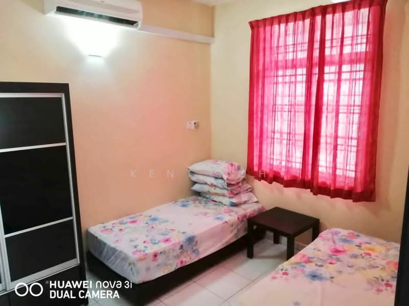 Rumah Berkembar untuk Dijual di Taman Mutiara Rini (Skudai) - Kent Koh - Bedroom - PropertyGuru.com.my