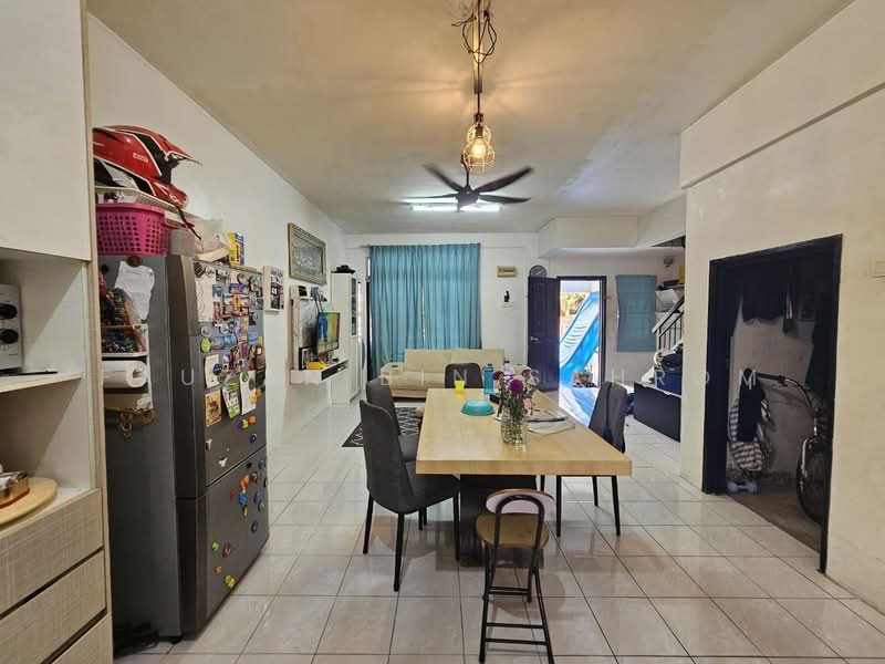2-storey Terraced House for Sale in Bandar Saujana Putra (Tanjong Duabelas) - Fauzan bin Sahrom - PropertyGuru.com.my
