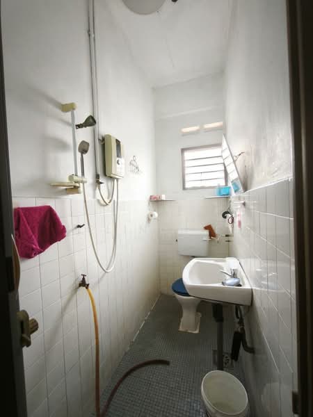 2-storey Terraced House for Sale in Taman Kemang (Kota Tinggi) - Melinda Ee - Bathroom - PropertyGuru.com.my
