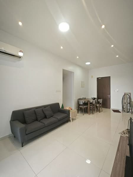 Condominium for Rent at Amberside @ Country Garden Danga Bay - Nick Low - Living Room - PropertyGuru.com.my