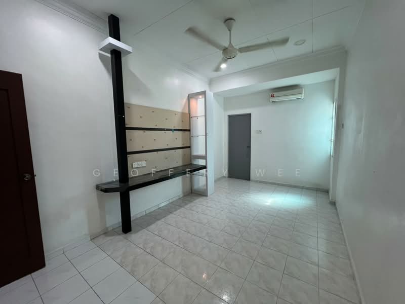 2-storey Terraced House for Rent in Taman Merdeka (Batu Berendam) - Geoffery Wee - Living Room - PropertyGuru.com.my