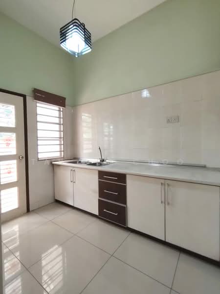 Rumah Teres 3 Tingkat untuk Dijual di Taman Tasik Prima (Puchong) - Tan Bee Choo - Kitchen - PropertyGuru.com.my