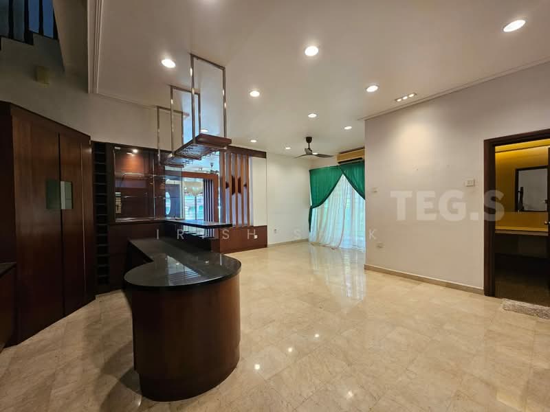 Semi-Detached House for Sale in Kota Kemuning (Shah Alam) - Irish Shek - Living Room - PropertyGuru.com.my