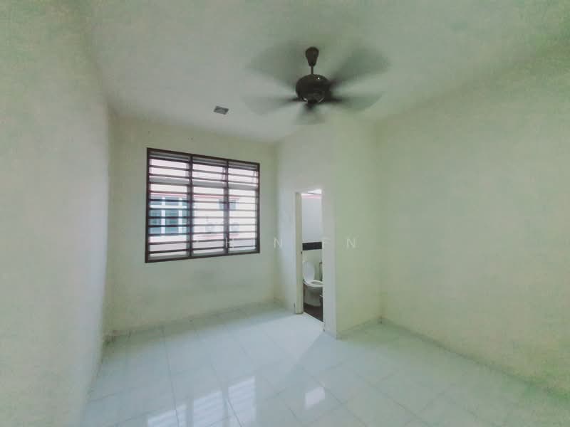 Semi-Detached House for Sale in Alor Gajah (Melaka) - CHIN FN - Bathroom - PropertyGuru.com.my