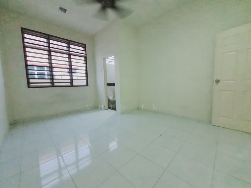 Semi-Detached House for Sale in Alor Gajah (Melaka) - CHIN FN - Bathroom - PropertyGuru.com.my