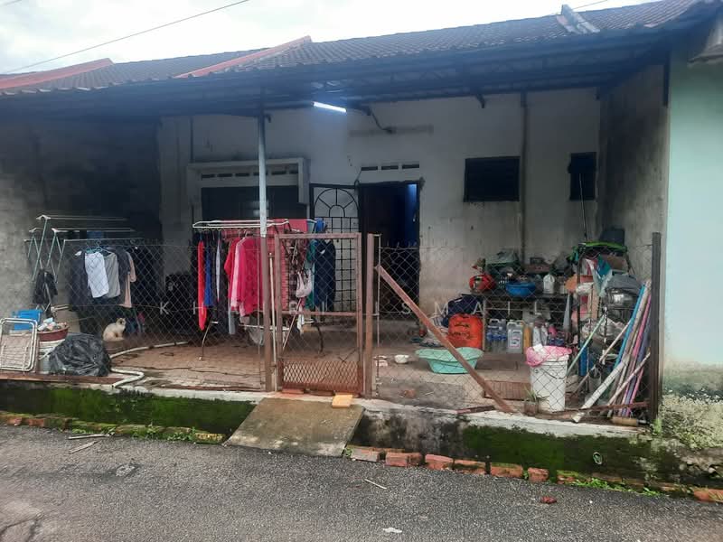 Rumah Teres 1-Tingkat untuk Dijual di Taman Harmoni (Jementah) - Khairi Ismail - Exterior - PropertyGuru.com.my