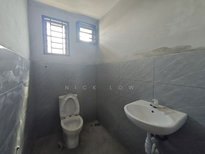 Shop for Rent in Taman Serene (Johor Bahru) - Nick Low - Bathroom - PropertyGuru.com.my