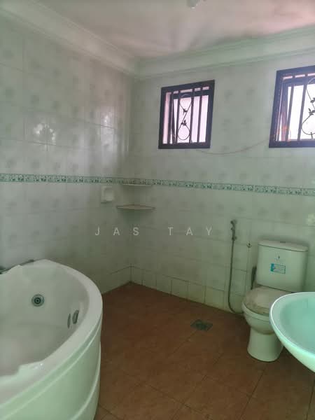 Shop / Office for Rent in Bandar Baru Permas Jaya (Permas Jaya) - Jas Tay - Bathroom - PropertyGuru.com.my