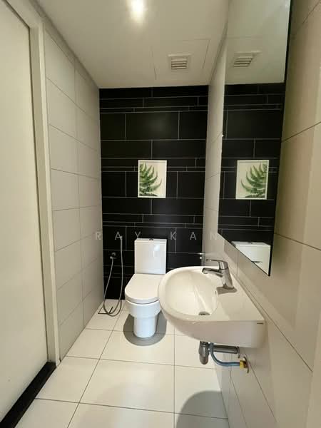 Servis Apartment untuk Disewa di Anggun Residences - Ray Kan - Bathroom - PropertyGuru.com.my