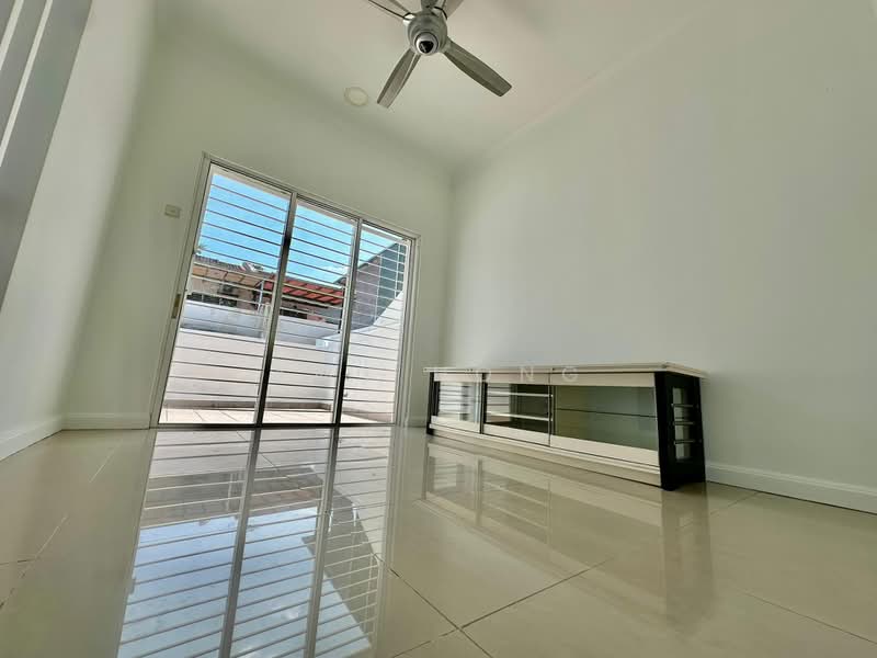 Rumah Teres 2.5 Tingkat untuk Dijual di Taman Seri Minang (Cheras) - Amy Hong - Living Room - PropertyGuru.com.my