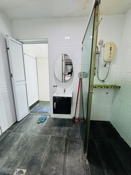 Pangsapuri untuk Disewa di Sri Tanjung Apartment - Joyce Lim - Bathroom - PropertyGuru.com.my