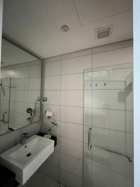 Servis Apartment untuk Disewa di Anggun Residences - Ray Kan - Bathroom - PropertyGuru.com.my