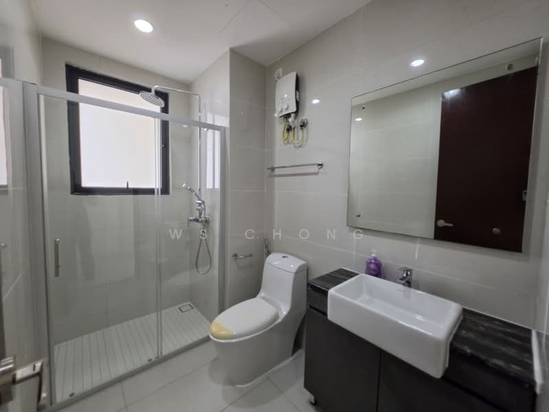 Condominium for Rent at Amberside @ Country Garden Danga Bay - Ws Chong - Bathroom - PropertyGuru.com.my