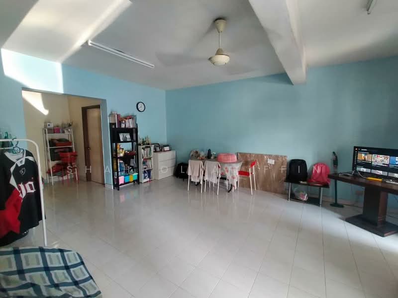 Rumah Teres 2 Tingkat untuk Dijual di Seksyen 8 (Bangi) - Shahrol Ariffin - Living Room - PropertyGuru.com.my