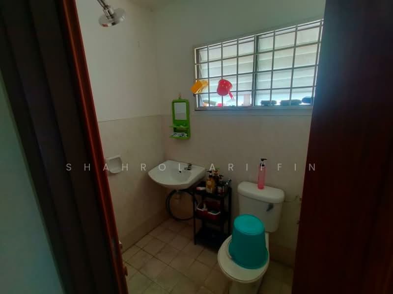 Rumah Teres 2 Tingkat untuk Dijual di Seksyen 8 (Bangi) - Shahrol Ariffin - Bathroom - PropertyGuru.com.my