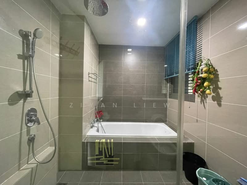 Condominium for Rent at Iskandar Residences - Ziyan Liew - Bathroom - PropertyGuru.com.my