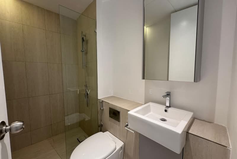 Kediaman Servis untuk Dijual di Lumi Tropicana Serviced Residence - Ivan Lee - Bathroom - PropertyGuru.com.my