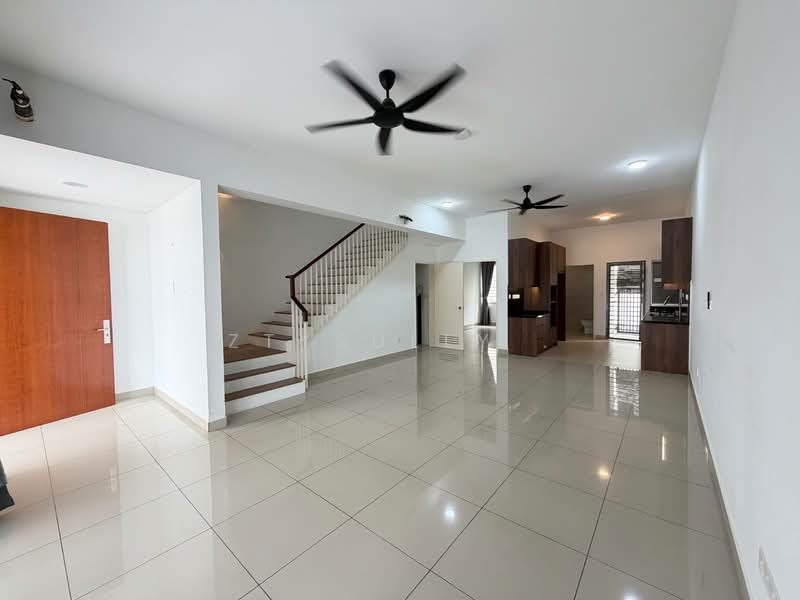 2-storey Terraced House for Rent in Bandar Gamuda Cove (Dengkil) - Ztysully . - Living Room - PropertyGuru.com.my
