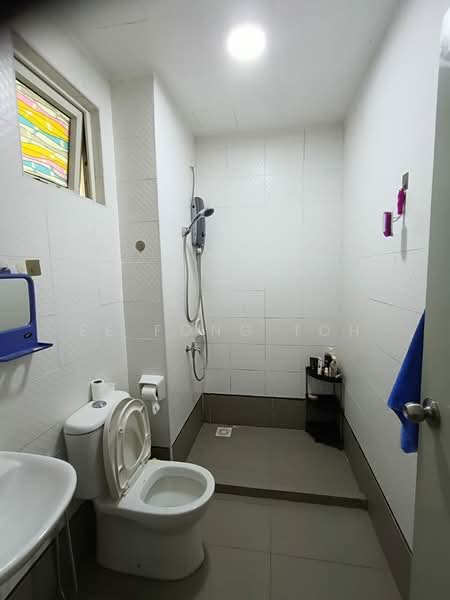Service Residence for Sale at Seasons Amara Larkin - Ee Fong Toh - Bathroom - PropertyGuru.com.my