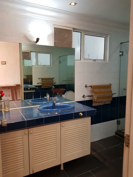 Kondominium untuk Dijual di Villa Putra - Libby Tan - Bathroom - PropertyGuru.com.my