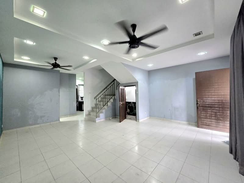 Rumah Teres 2 Tingkat untuk Dijual di Kajang (Selangor) - Mahirah . - Living Room - PropertyGuru.com.my