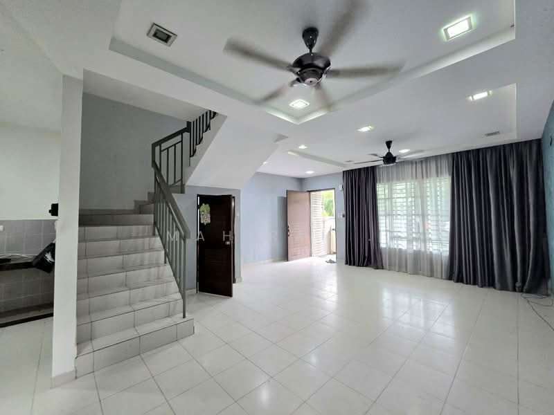 Rumah Teres 2 Tingkat untuk Dijual di Kajang (Selangor) - Mahirah . - Living Room - PropertyGuru.com.my