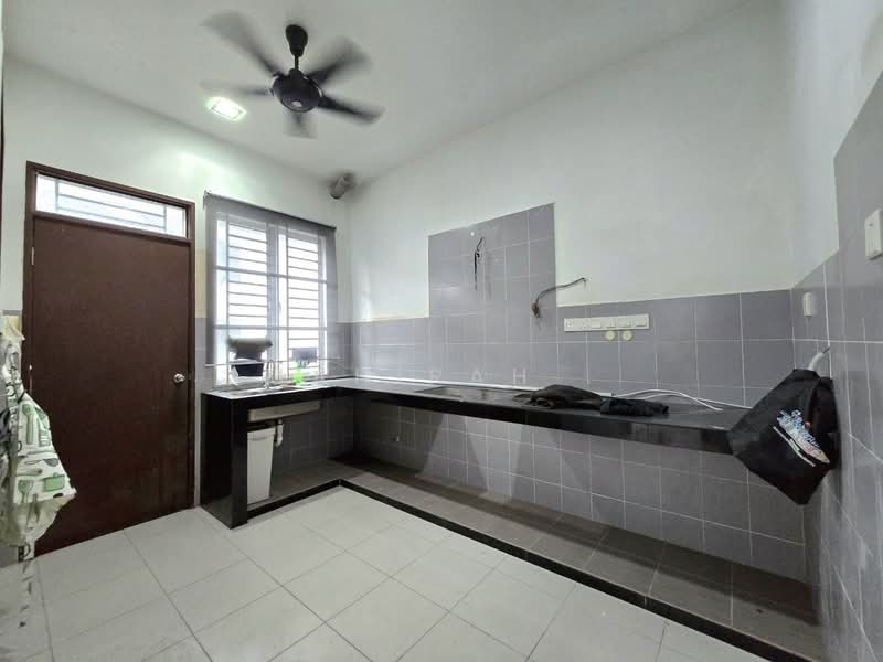 Rumah Teres 2 Tingkat untuk Dijual di Kajang (Selangor) - Mahirah . - Kitchen - PropertyGuru.com.my