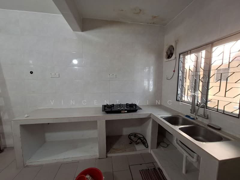2-storey Terraced House for Rent in Taman Sri Muda (Shah Alam) - Vincent Vince - Kitchen - PropertyGuru.com.my