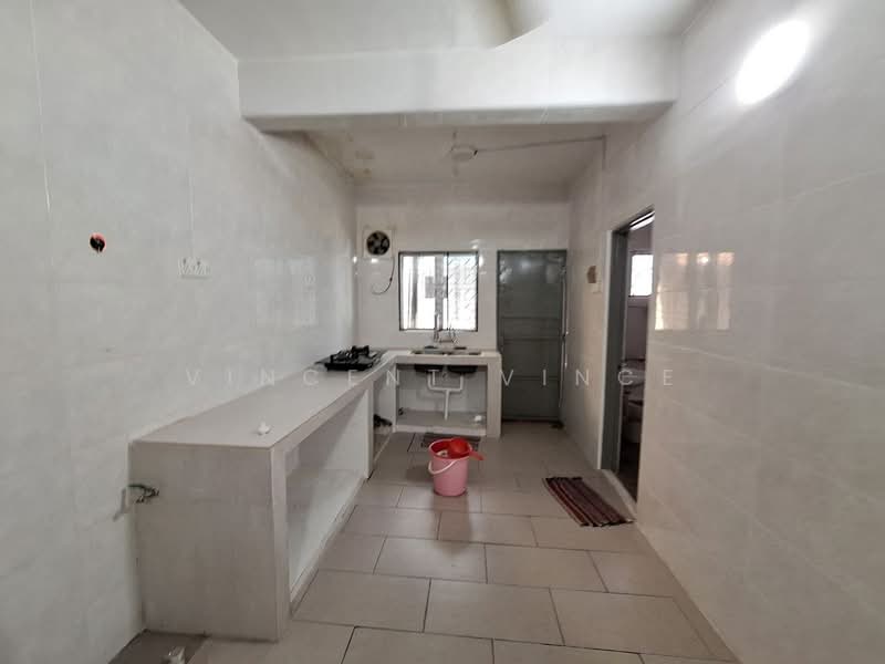 2-storey Terraced House for Rent in Taman Sri Muda (Shah Alam) - Vincent Vince - Kitchen - PropertyGuru.com.my