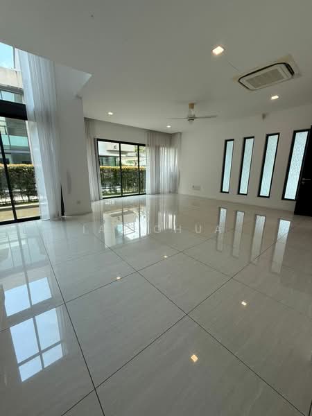 Bungalow for Sale in Leisure Farm (Gelang Patah) - Ian Chua - Living Room - PropertyGuru.com.my