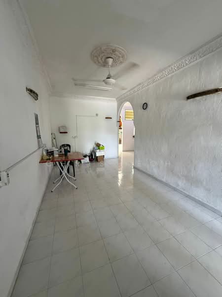 1-storey Terraced House for Rent in Batu Maung (Penang) - Chris Teoh - Living Room - PropertyGuru.com.my
