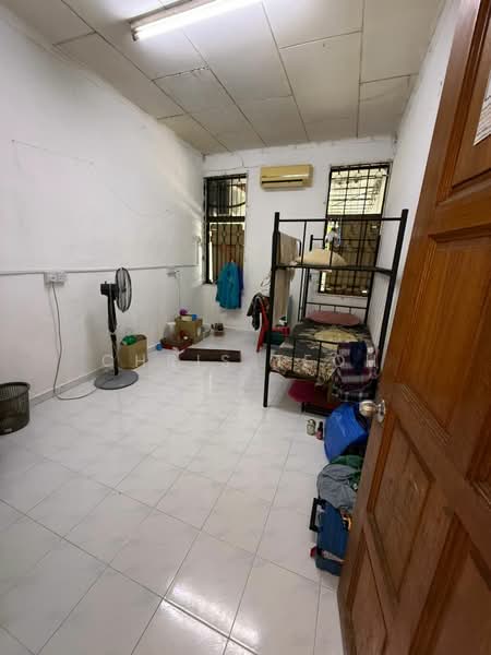 1-storey Terraced House for Rent in Batu Maung (Penang) - Chris Teoh - Bedroom - PropertyGuru.com.my
