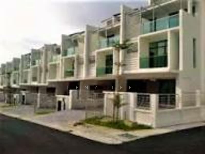 Rumah Teres 3 Tingkat untuk Dijual di Kinrara Residence (Puchong) - Lenz Tee - Exterior - PropertyGuru.com.my