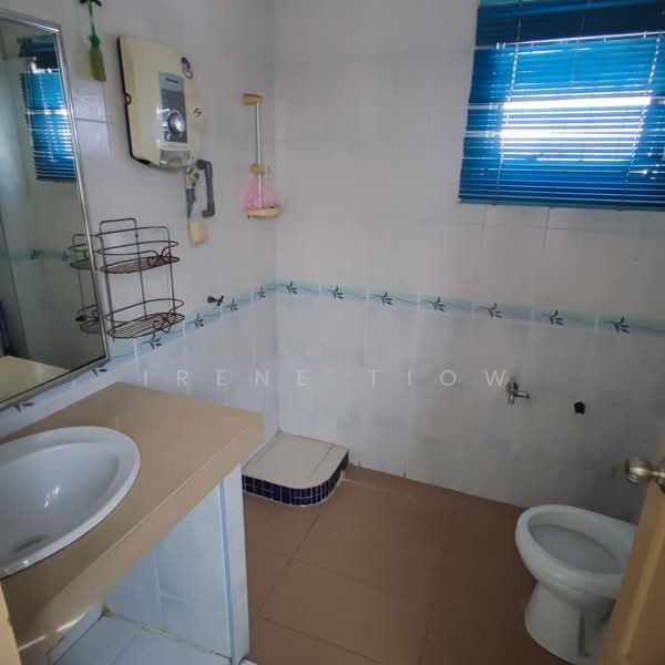 2-storey Terraced House for Rent in Bandar Kinrara Seksyen 1 (Bandar Kinrara) - Irene Tiow - Bathroom - PropertyGuru.com.my
