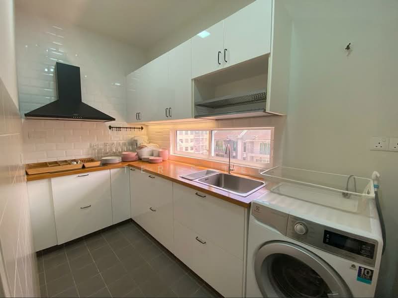 Townhouse for Rent in Saujana Impian (Kajang) - Teris Tee - Kitchen - PropertyGuru.com.my