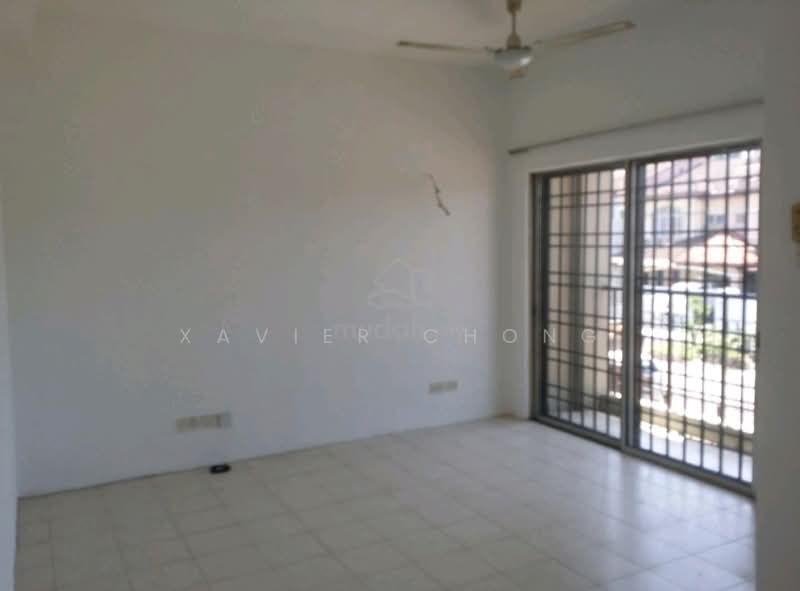 2-storey Terraced House for Sale in Bandar Putra Permai (Seri Kembangan) - Xavier Chong - Living Room - PropertyGuru.com.my