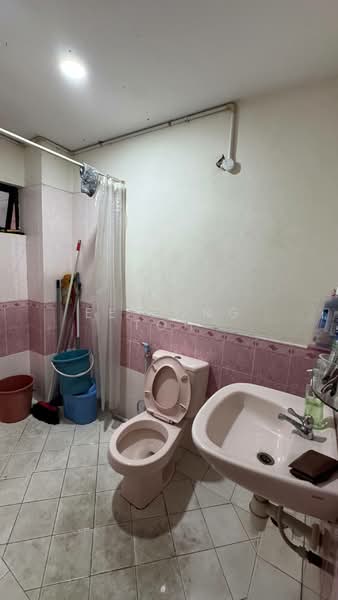 Rumah Teres 2.5 Tingkat untuk Dijual di Taman Perling (Perling) - Ee Fong Toh - Bathroom - PropertyGuru.com.my