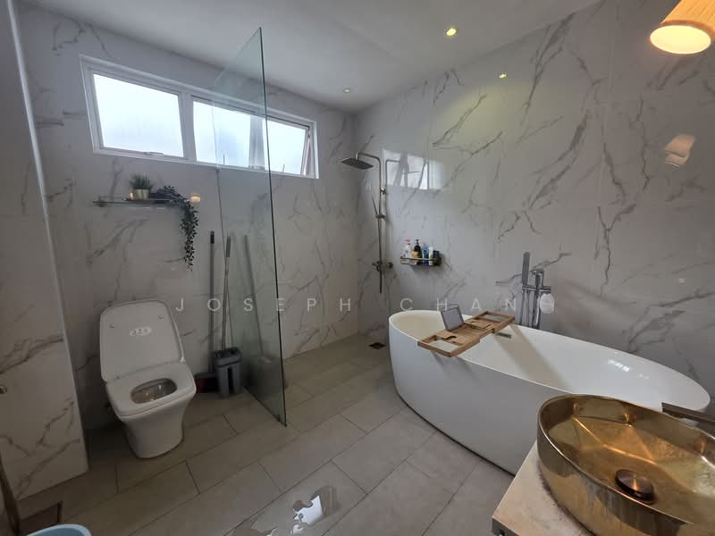 Rumah Berkembar untuk Dijual di U12, Taman Desa Alam (Shah Alam) - Joseph Chan - Bathroom - PropertyGuru.com.my