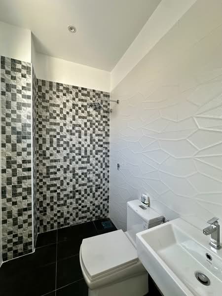 Semi-Detached House for Sale in Ipoh (Perak) - Levi Chong - Bathroom - PropertyGuru.com.my