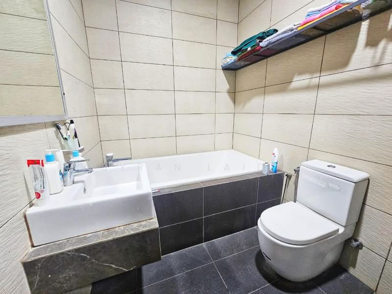 Semi-Detached House for Sale in Kajang (Selangor) - Asyran Laidin - Bathroom - PropertyGuru.com.my