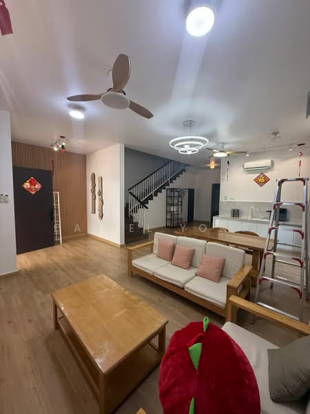 Cluster House for Rent in Taman Gaya (Ulu Tiram) - Daniel Yong - Living Room - PropertyGuru.com.my