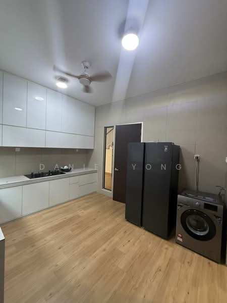 Cluster House for Rent in Taman Gaya (Ulu Tiram) - Daniel Yong - Kitchen - PropertyGuru.com.my