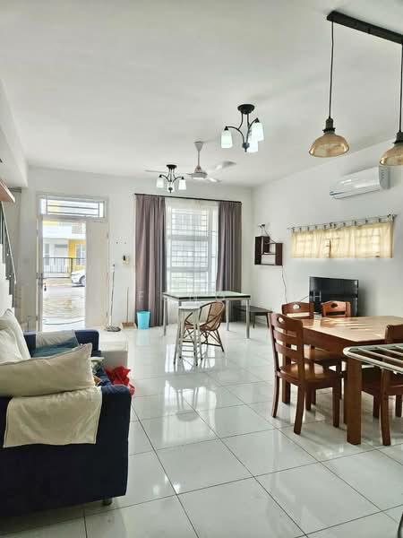 2-storey Terraced House for Sale in Setia Eco Village (Gelang Patah) - Ee Fong Toh - Living Room - PropertyGuru.com.my