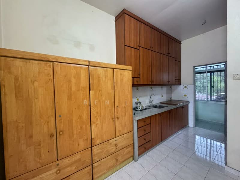 Flat for Sale at Taman Pisang Awak - Ben Lee - Kitchen - PropertyGuru.com.my