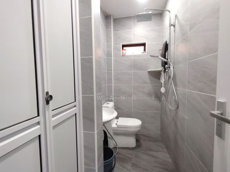 Rumah Teres 1 Tingkat untuk Dijual di Taman Seri Wangsa (Batu Berendam) - Ngee Wang Tan - Bathroom - PropertyGuru.com.my